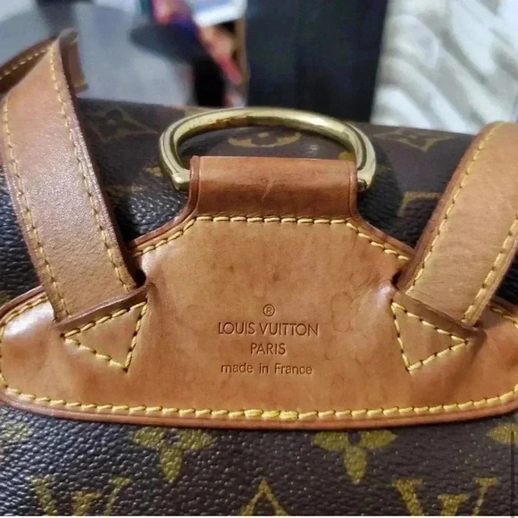 Louis Vuitton Montsouris MM Backpack Monogram - Picture 9 of 13